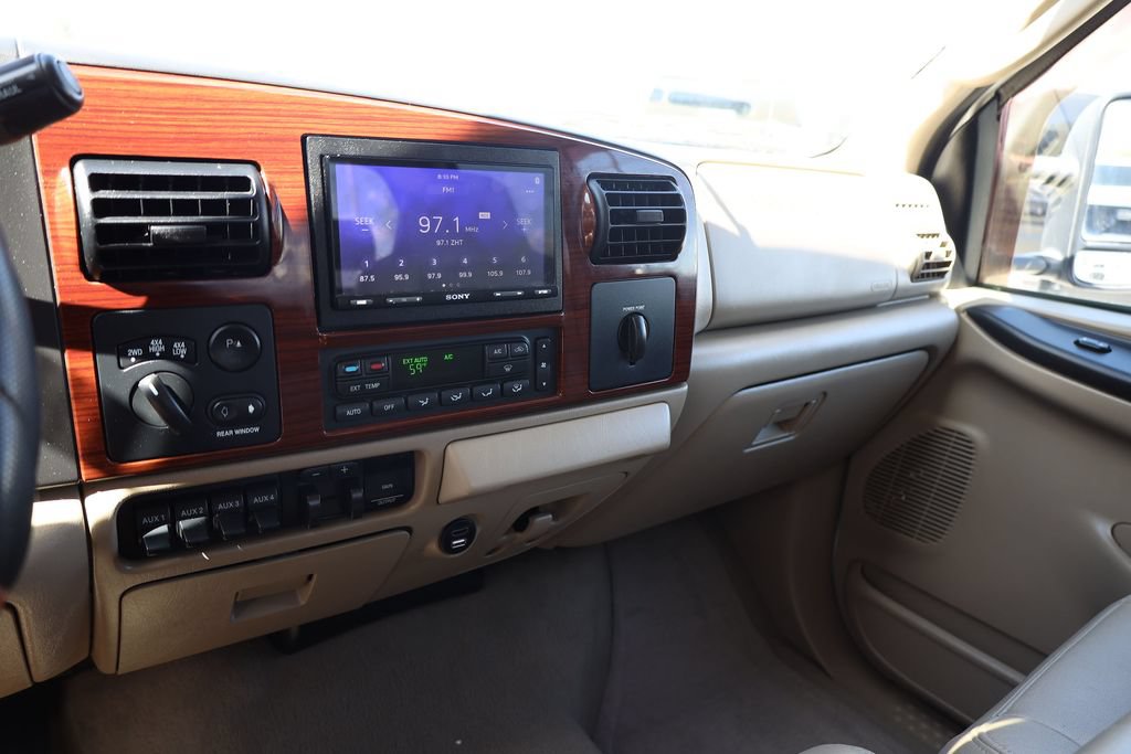 Used 2007 Ford F350 Lariat AWD/4WD image 14