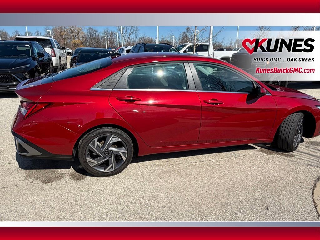 Used 2025 Hyundai Elantra Limited image 5