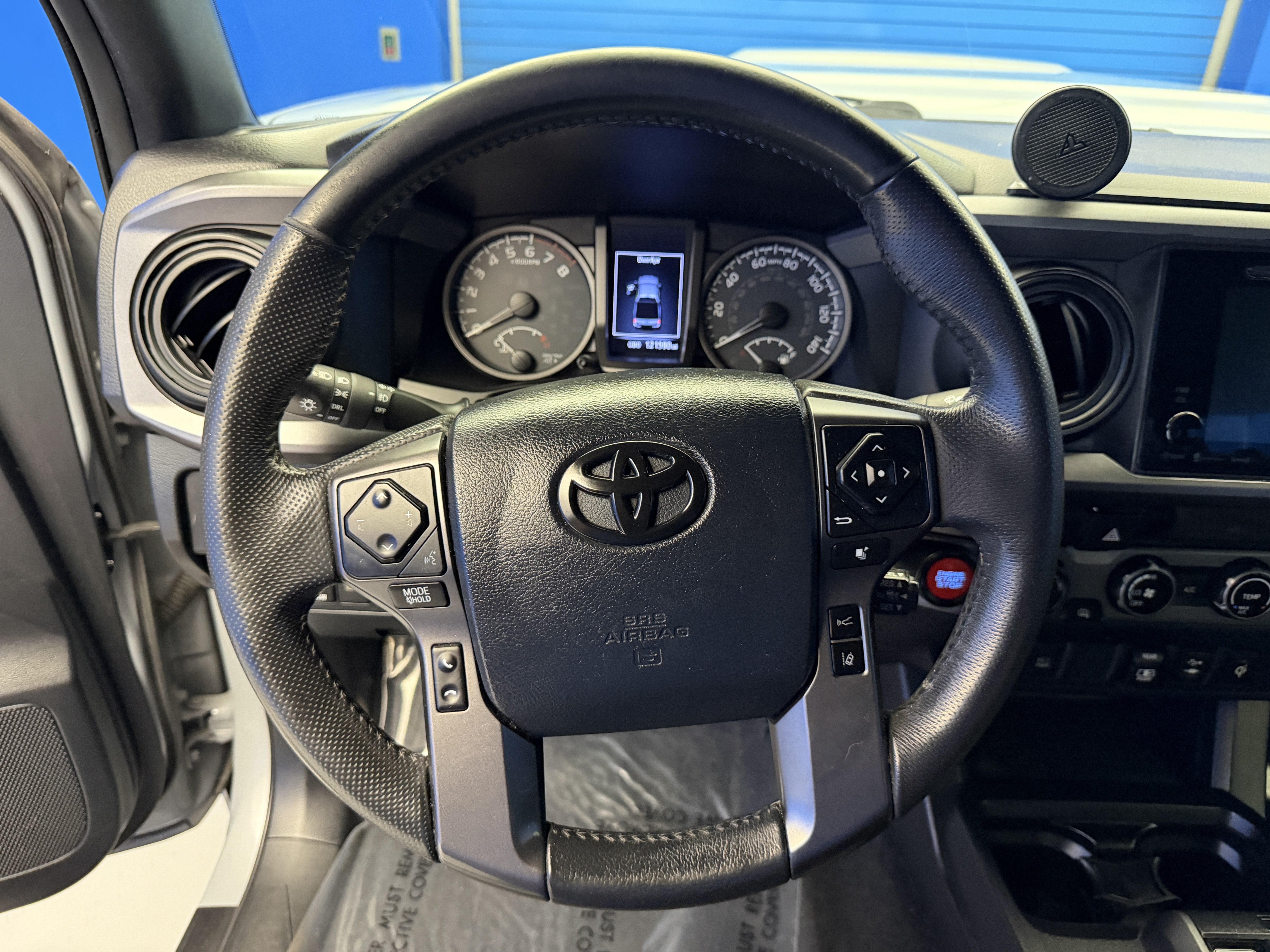 Used 2018 Toyota Tacoma TRD Sport AWD/4WD image 14