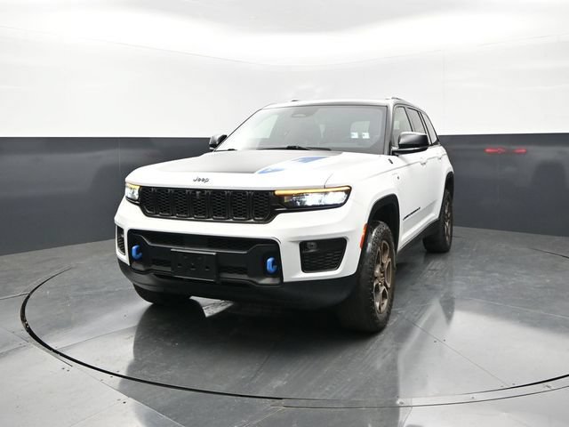Used 2023 Jeep Grand Cherokee Trailhawk w/ Luxury Tech Group III AWD/4WD image 4