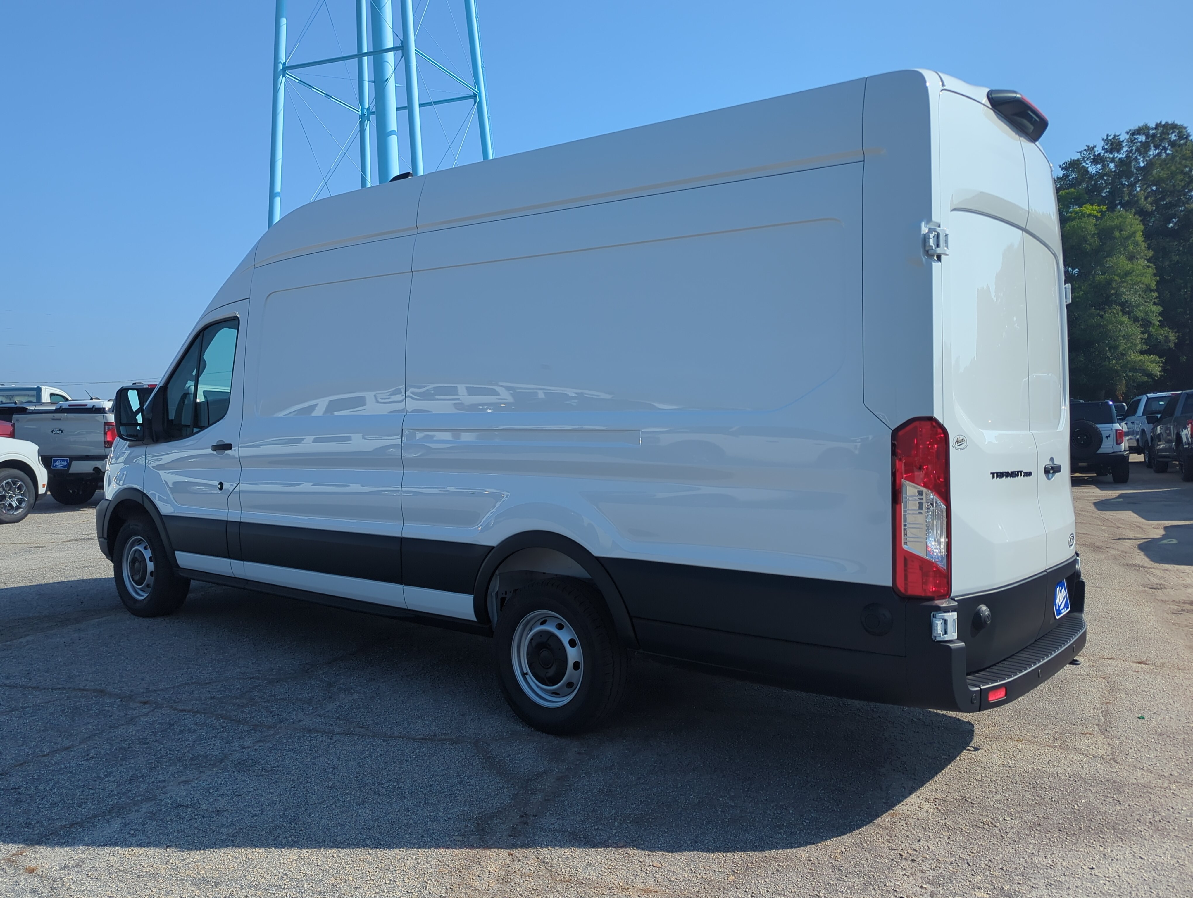 New 2026 Ford Transit 250 148 High Roof Extended RWD image 5