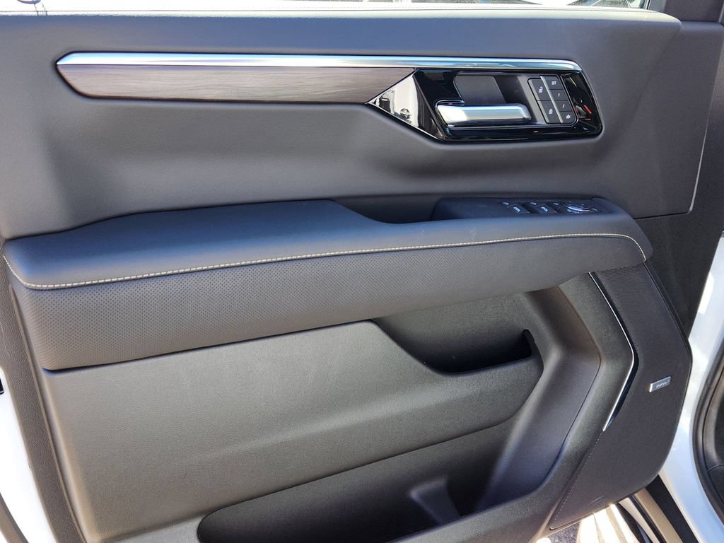 New 2026 Chevrolet Tahoe Premier w/ Sun And Tow Package AWD/4WD image 8
