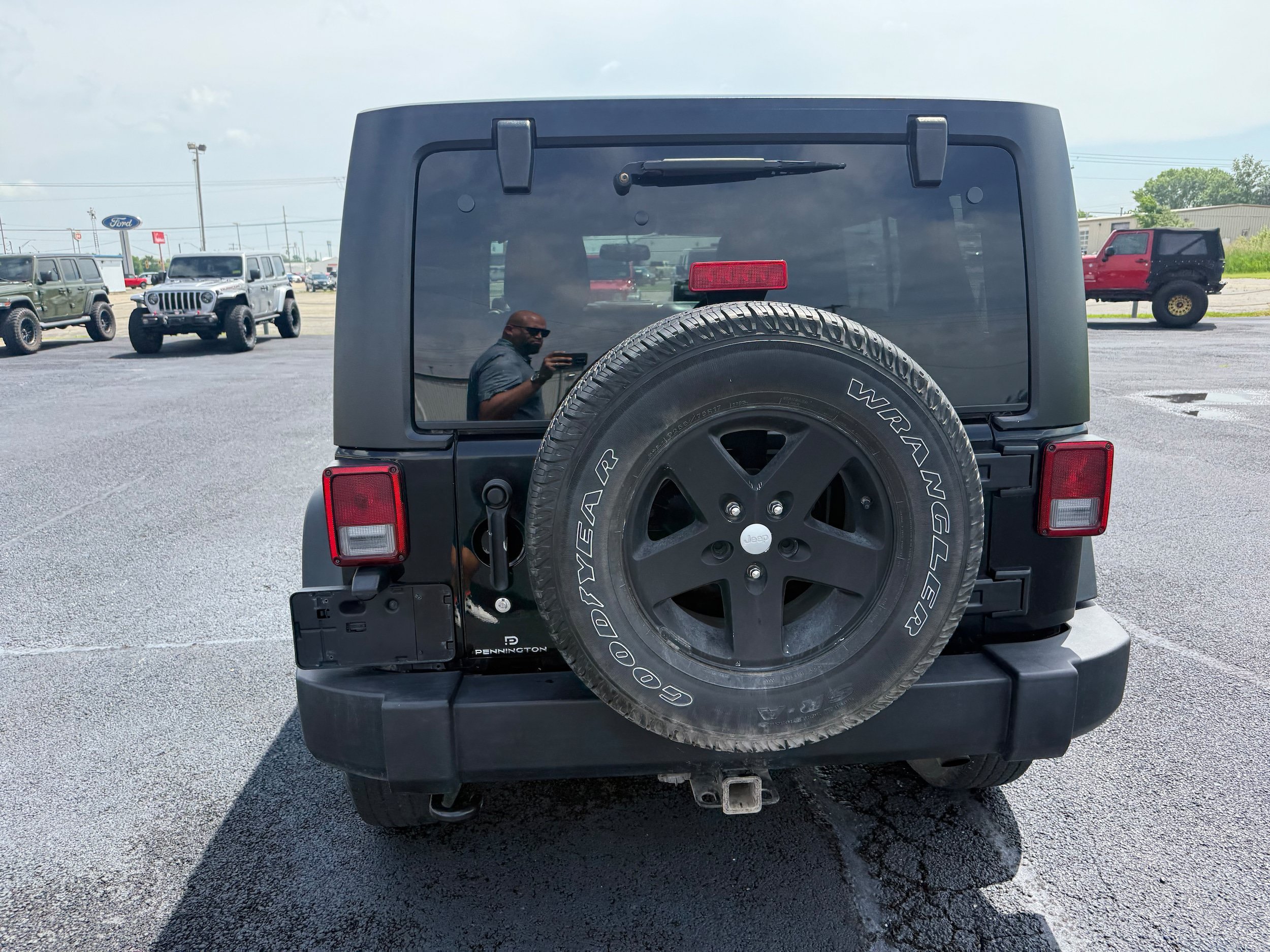 Used 2013 Jeep Wrangler Unlimited Sport w/ Dual Top Group AWD/4WD image 6