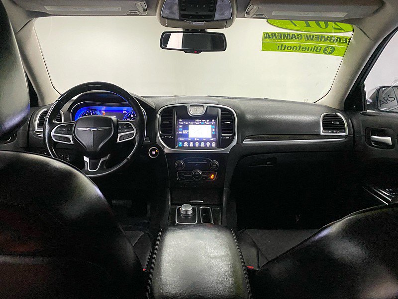 Used 2017 Chrysler 300 C image 24