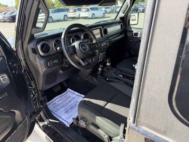Used 2022 Jeep Wrangler Sport AWD/4WD image 11