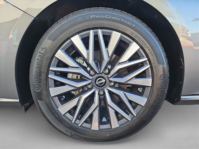 Used 2023 Nissan Altima 2.5 SV w/ SV Premium Package FWD image 25