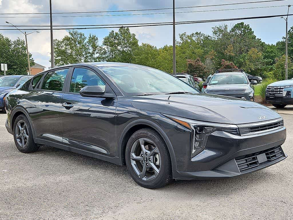 Used 2025 Kia K4 FWD image 3