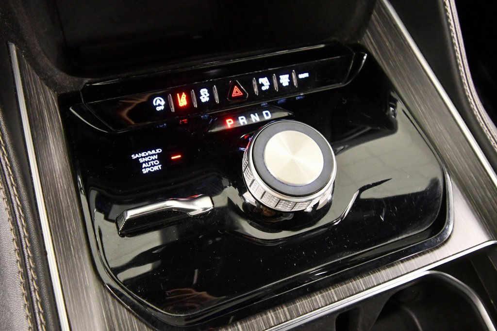 Used 2024 Jeep Wagoneer L Series II w/ Flexible Seating Group image 26