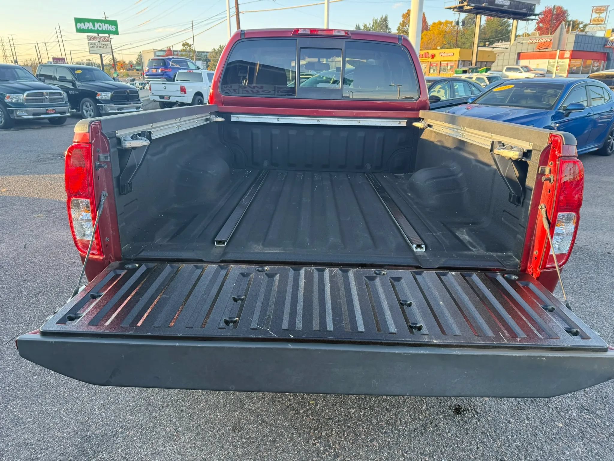 Used 2018 Nissan Frontier SV w/ Value Truck Package AWD/4WD image 26