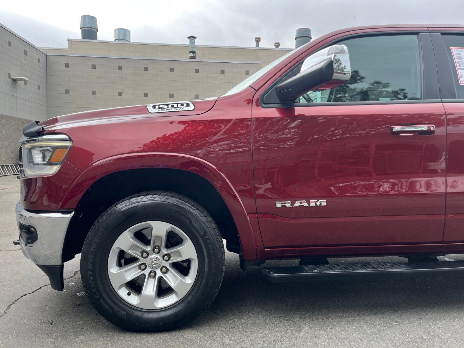 Used 2019 RAM 1500 Laramie image 9