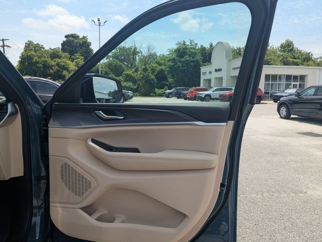New 2026 Jeep Grand Cherokee L Limited RWD image 31