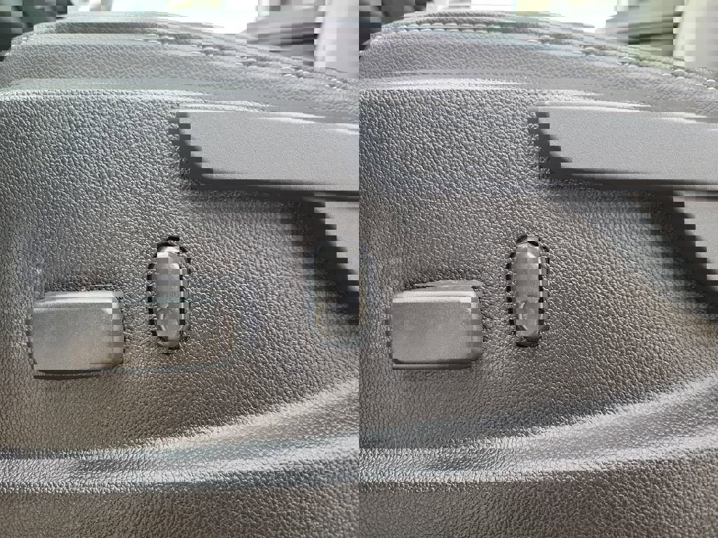 Used 2021 Chevrolet Colorado Z71 AWD/4WD image 18