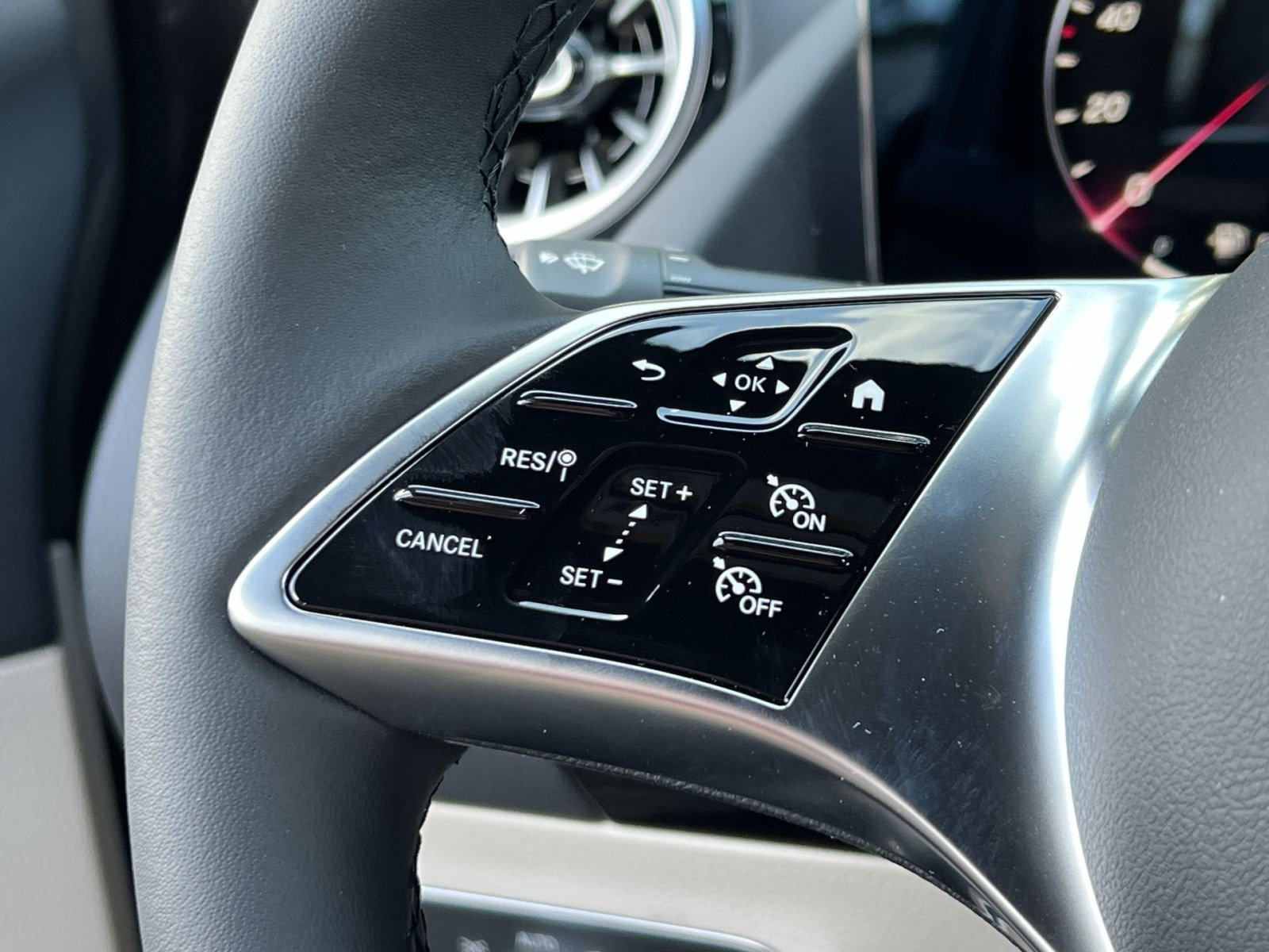 New 2026 Mercedes-Benz GLA 250 4MATIC image 36