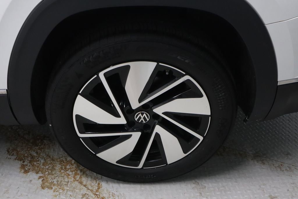 Used 2024 Volkswagen Atlas SEL AWD/4WD image 20