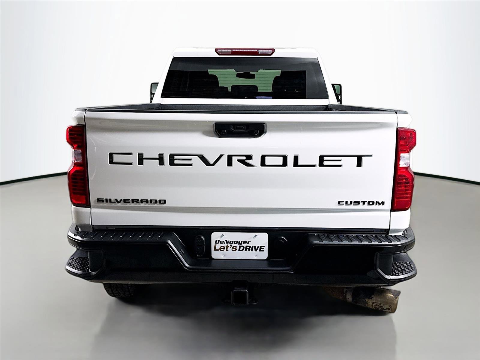 Used 2022 Chevrolet Silverado 2500 Custom w/ Custom Value Package image 7