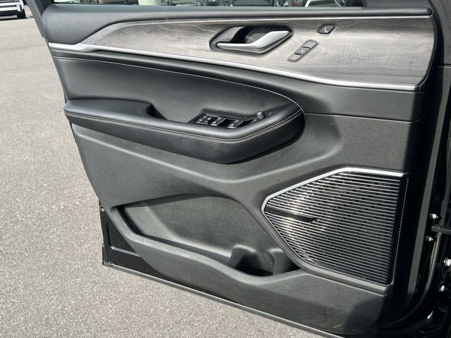 Used 2021 Jeep Grand Cherokee L Overland w/ Luxury Tech Group IV image 25