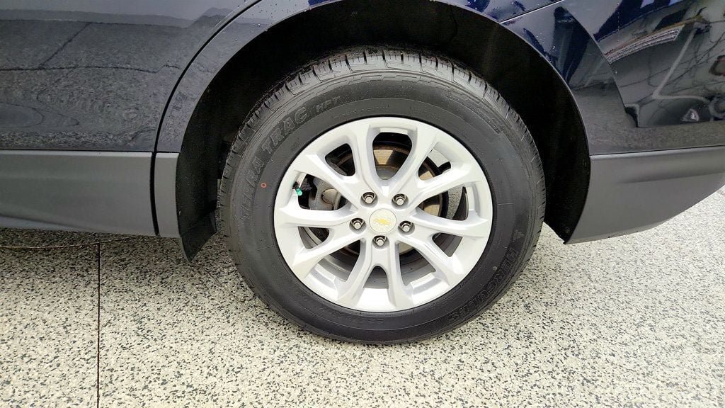 Used 2020 Chevrolet Equinox LS w/ LS Convenience Package FWD image 9