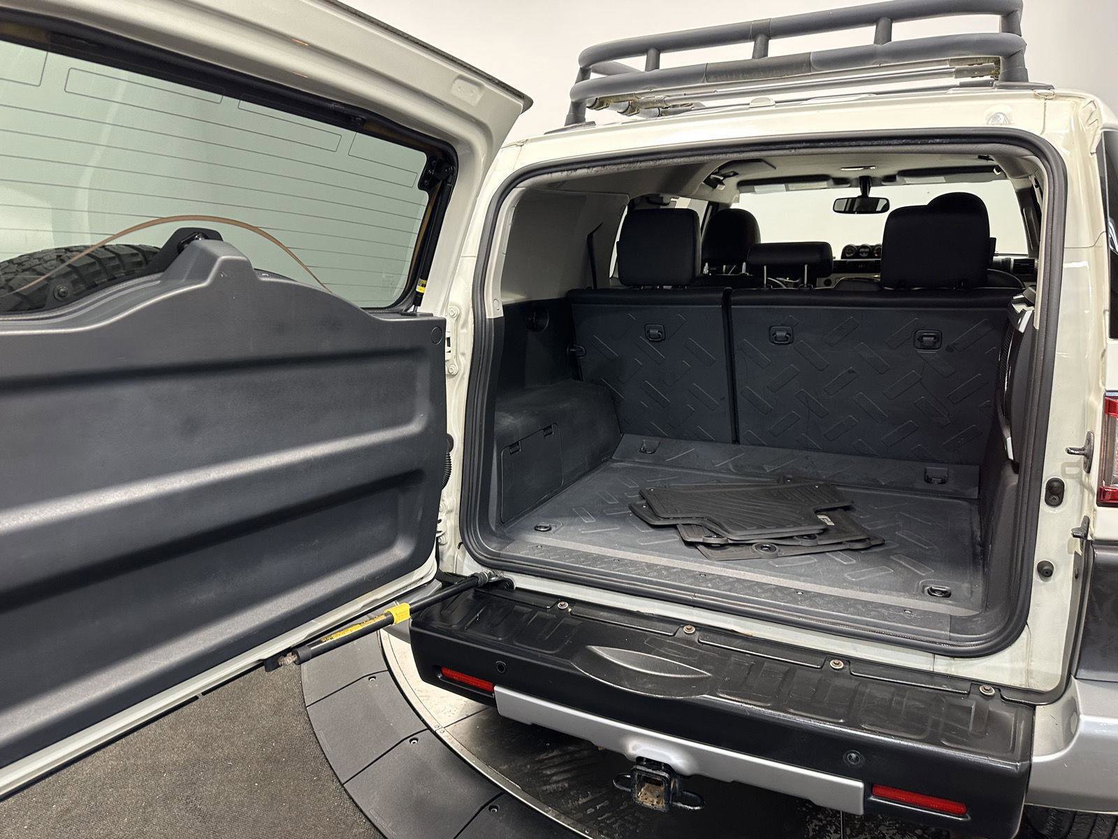 Used 2013 Toyota FJ Cruiser 4WD image 23