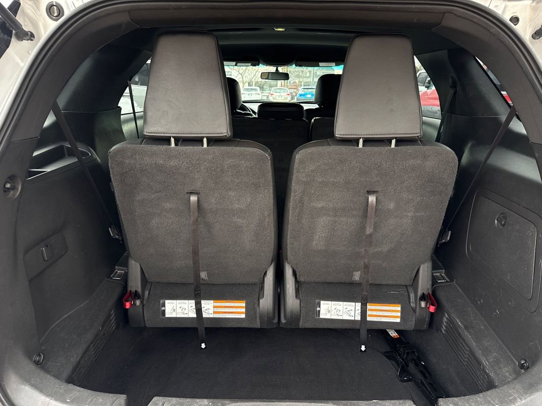 Used 2013 Ford Explorer XLT image 24