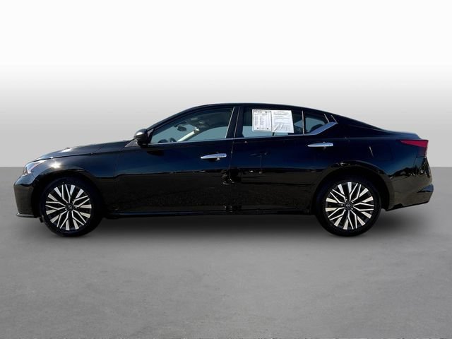 Used 2025 Nissan Altima 2.5 SV FWD image 4