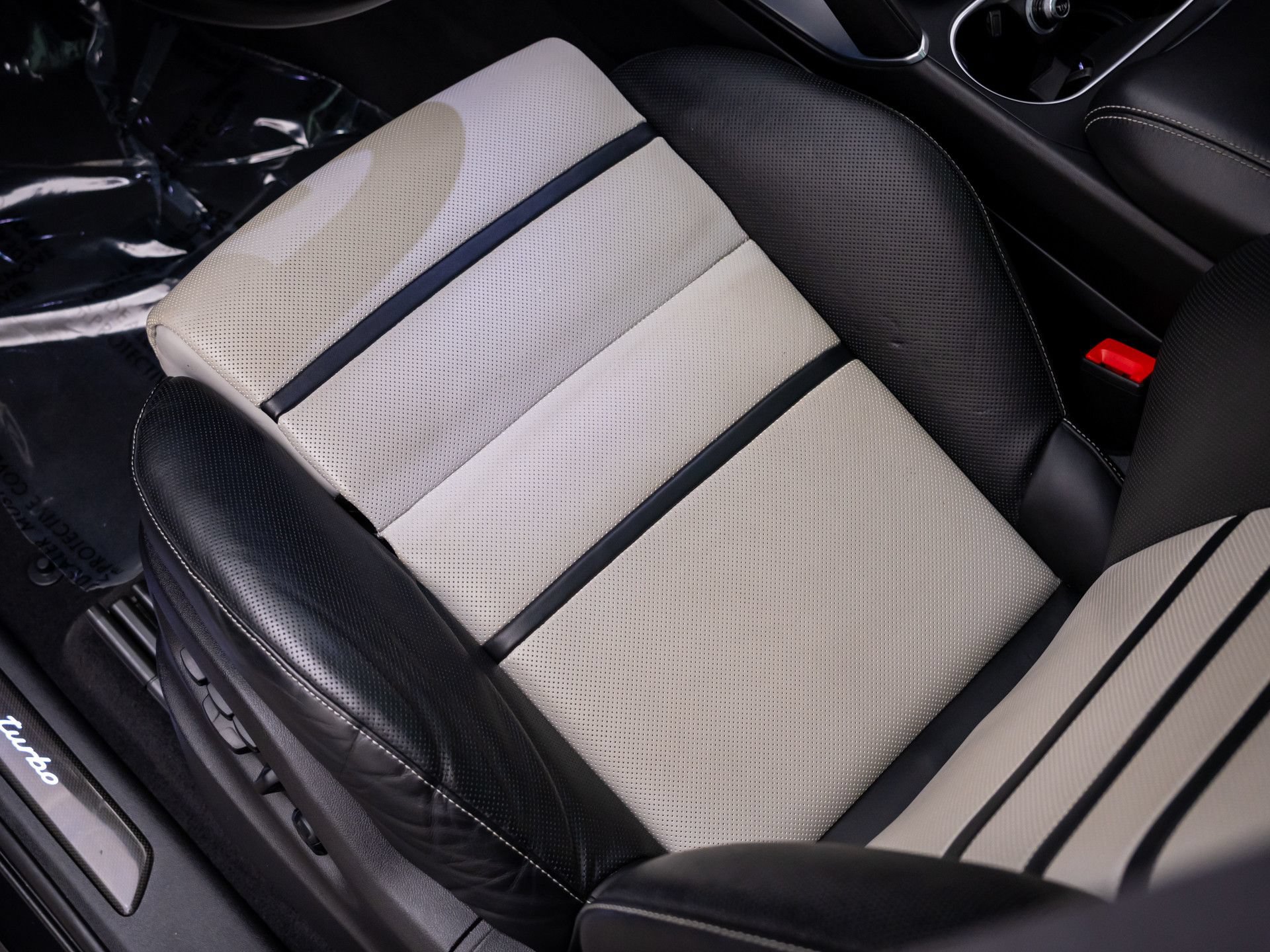 Used 2022 Porsche Cayenne Turbo AWD/4WD image 15