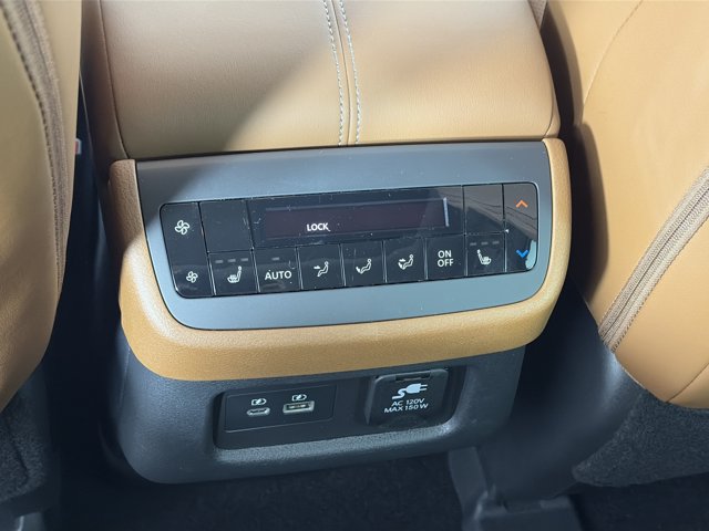 Certified 2025 Nissan Pathfinder Platinum w/ Cargo Package AWD/4WD image 17