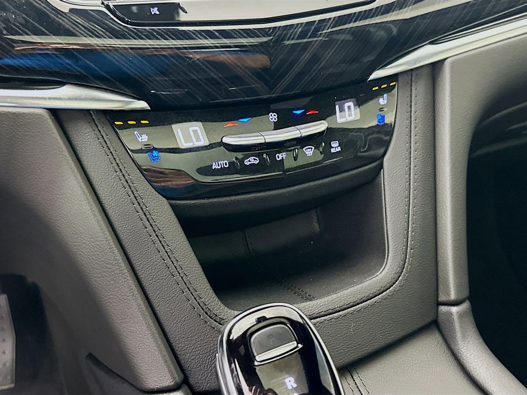 Used 2025 Cadillac XT6 Premium Luxury w/ LPO, Floor Liner Package image 21