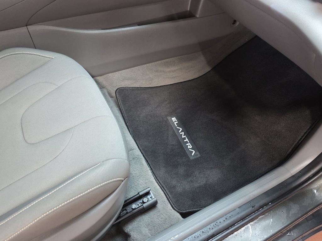 Certified 2024 Hyundai Elantra SEL FWD image 9