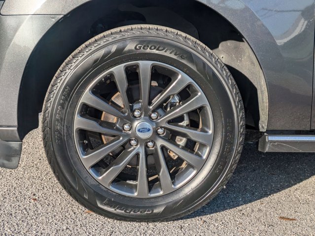 Used 2021 Ford Expedition Max Limited image 24