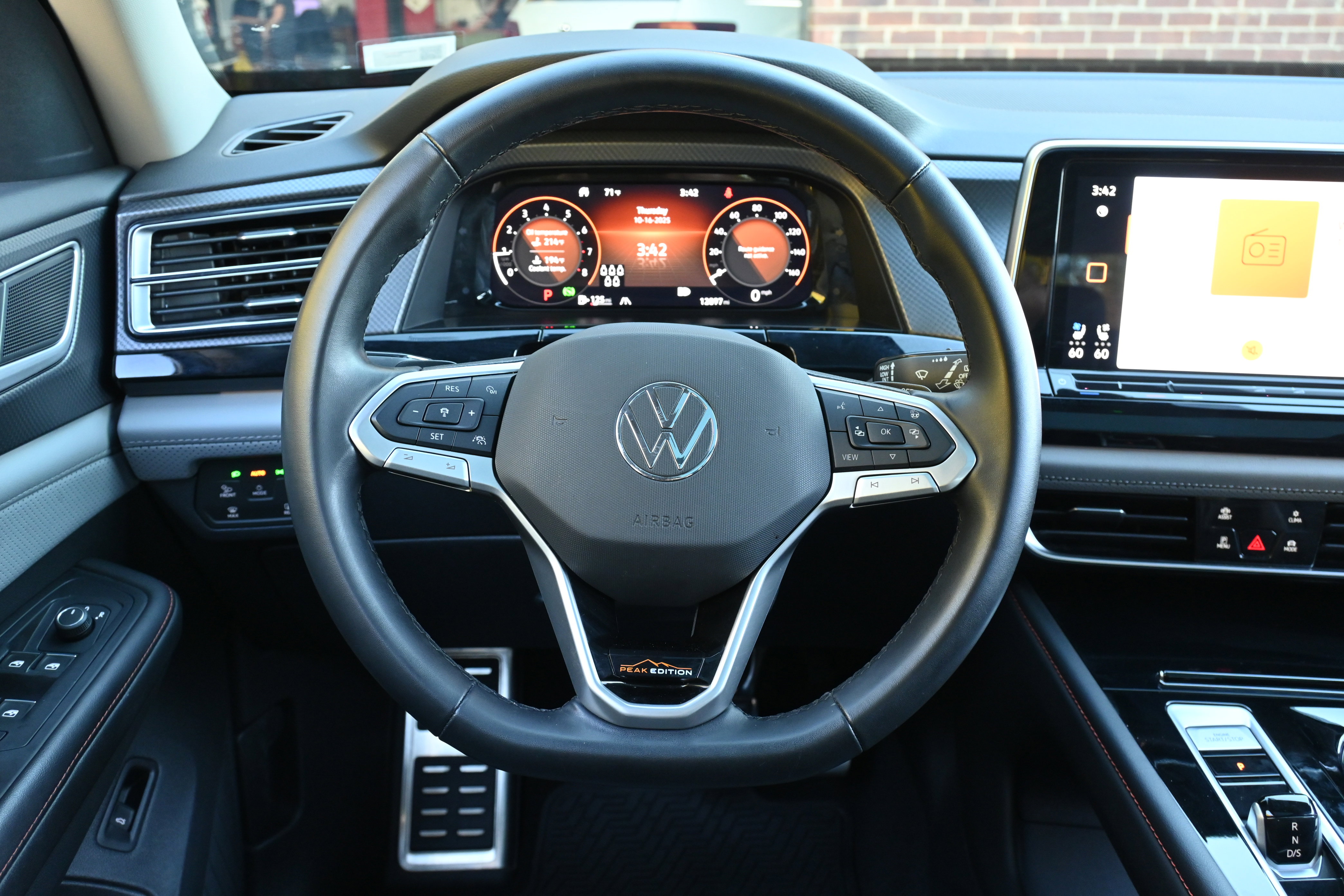 Used 2025 Volkswagen Atlas Peak Edition SE image 25