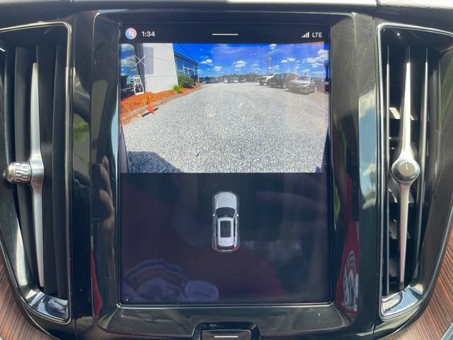 Used 2024 Volvo XC60 B5 Plus AWD/4WD image 29