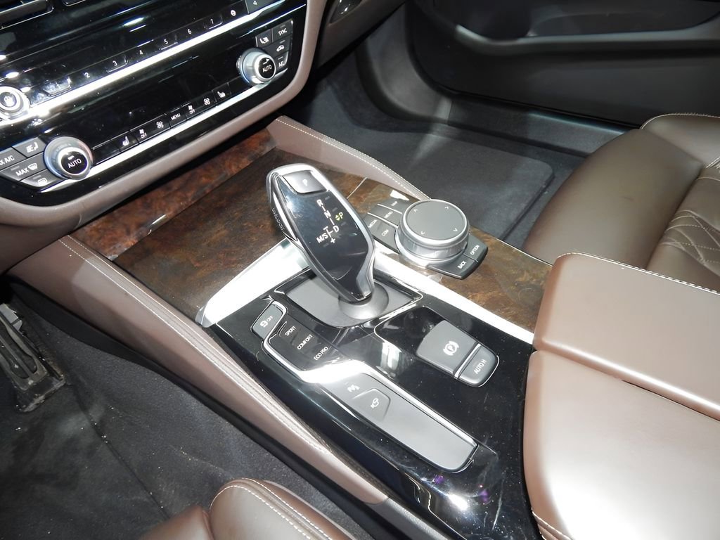 Used 2022 BMW 540i xDrive w/ M Sport Package image 14