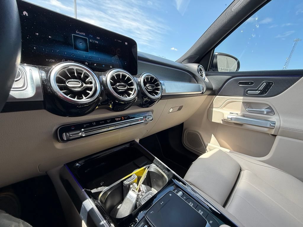 Used 2022 Mercedes-Benz GLB 250 4MATIC image 14