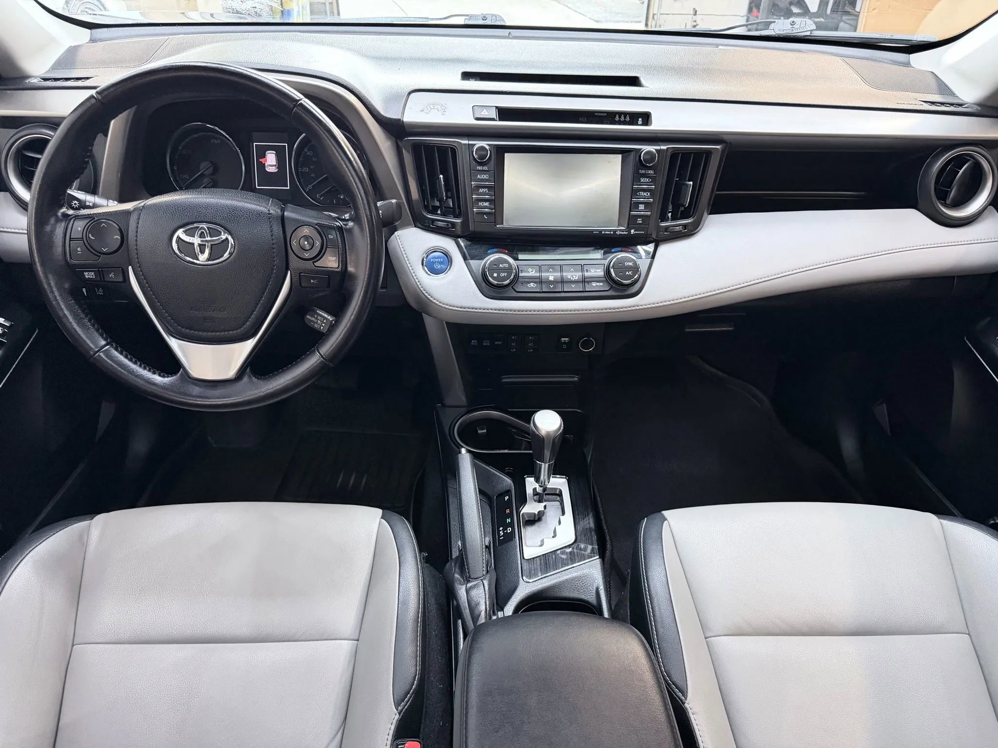 Used 2017 Toyota RAV4 Limited AWD/4WD image 12