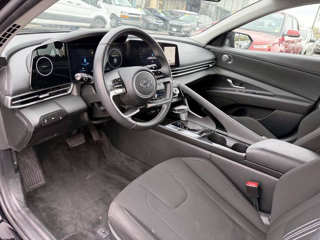 Certified 2023 Hyundai Elantra SEL w/ Convenience Package FWD image 19