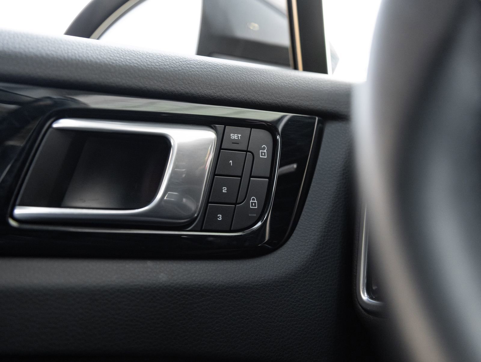 Certified 2023 Porsche Cayenne image 18