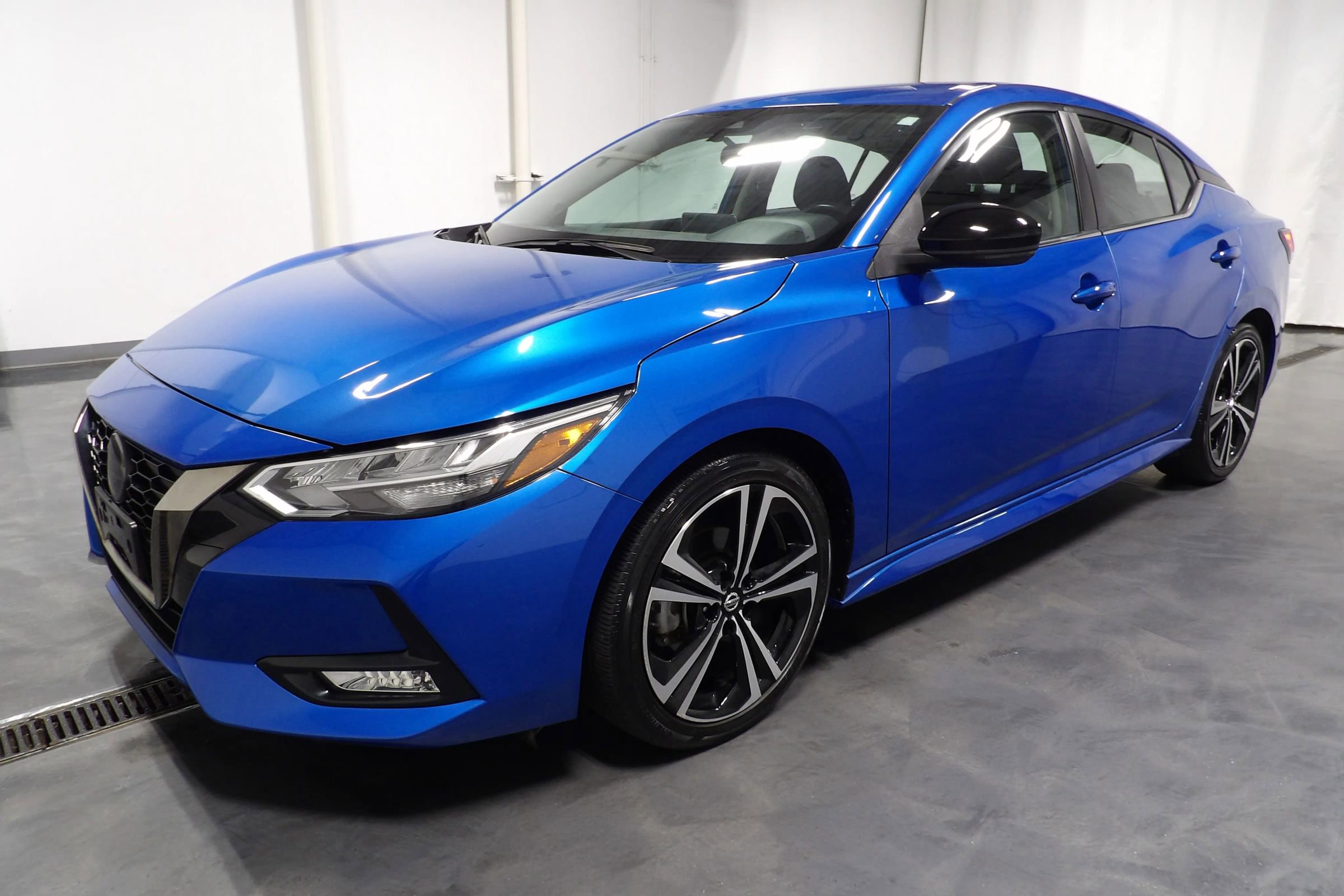 Used 2023 Nissan Sentra SR w/ Trunk Package FWD image 4