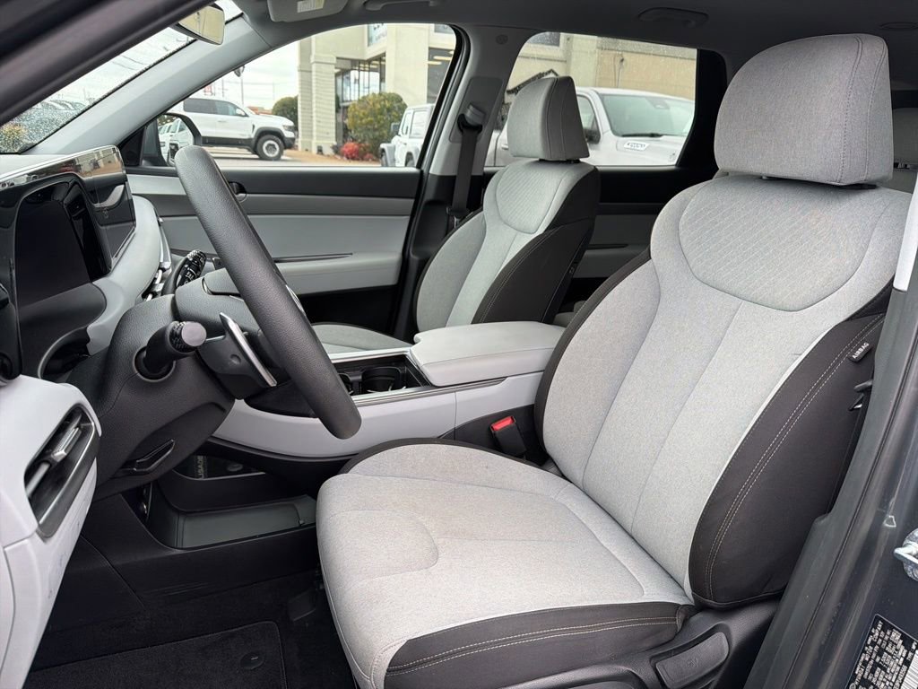 Used 2023 Hyundai Palisade SE image 34