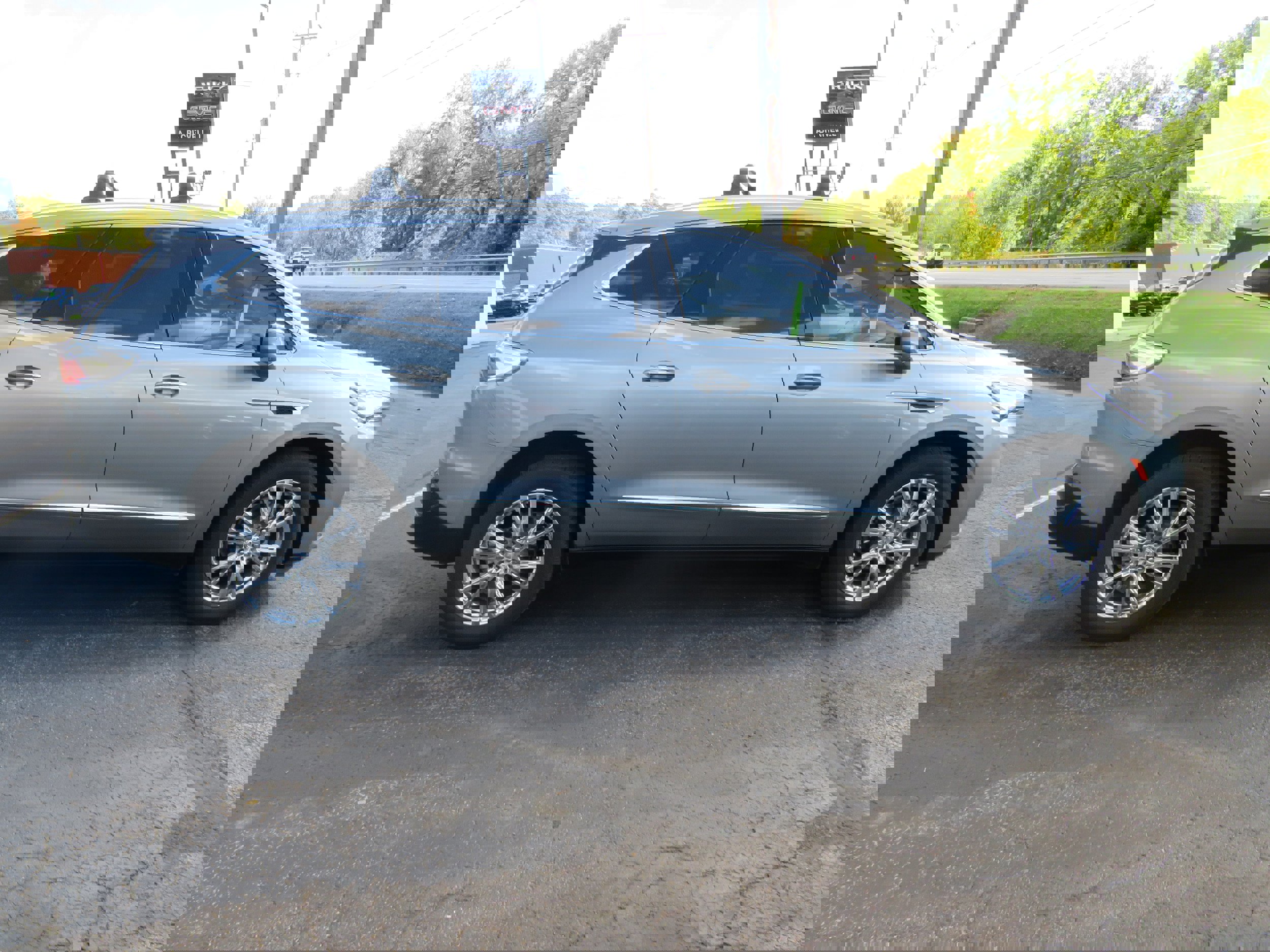 Used 2023 Buick Enclave Premium w/ Experience Buick Package image 7