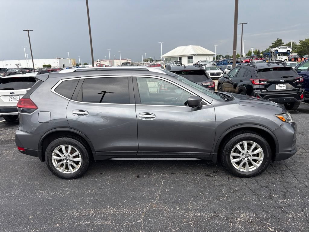 Used 2018 Nissan Rogue SV w/ Premium Package AWD/4WD image 2