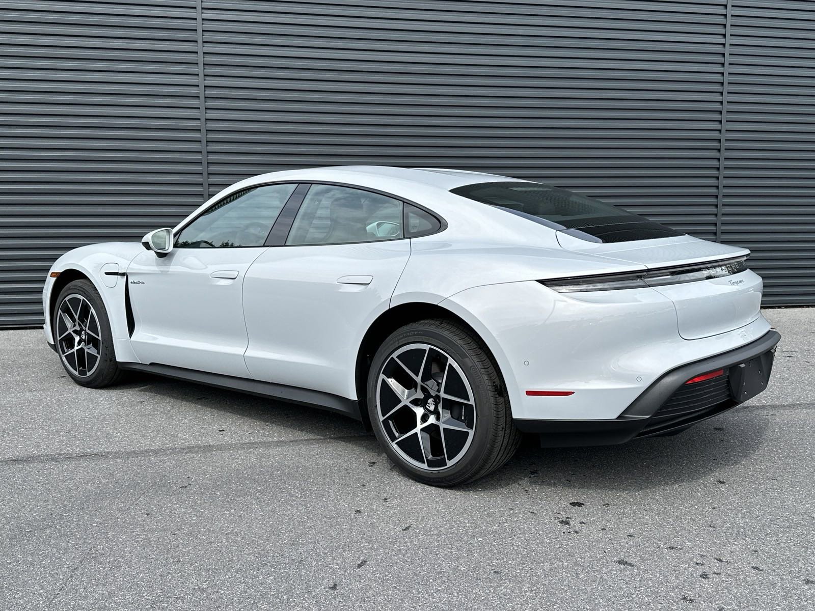 New 2025 Porsche Taycan image 3