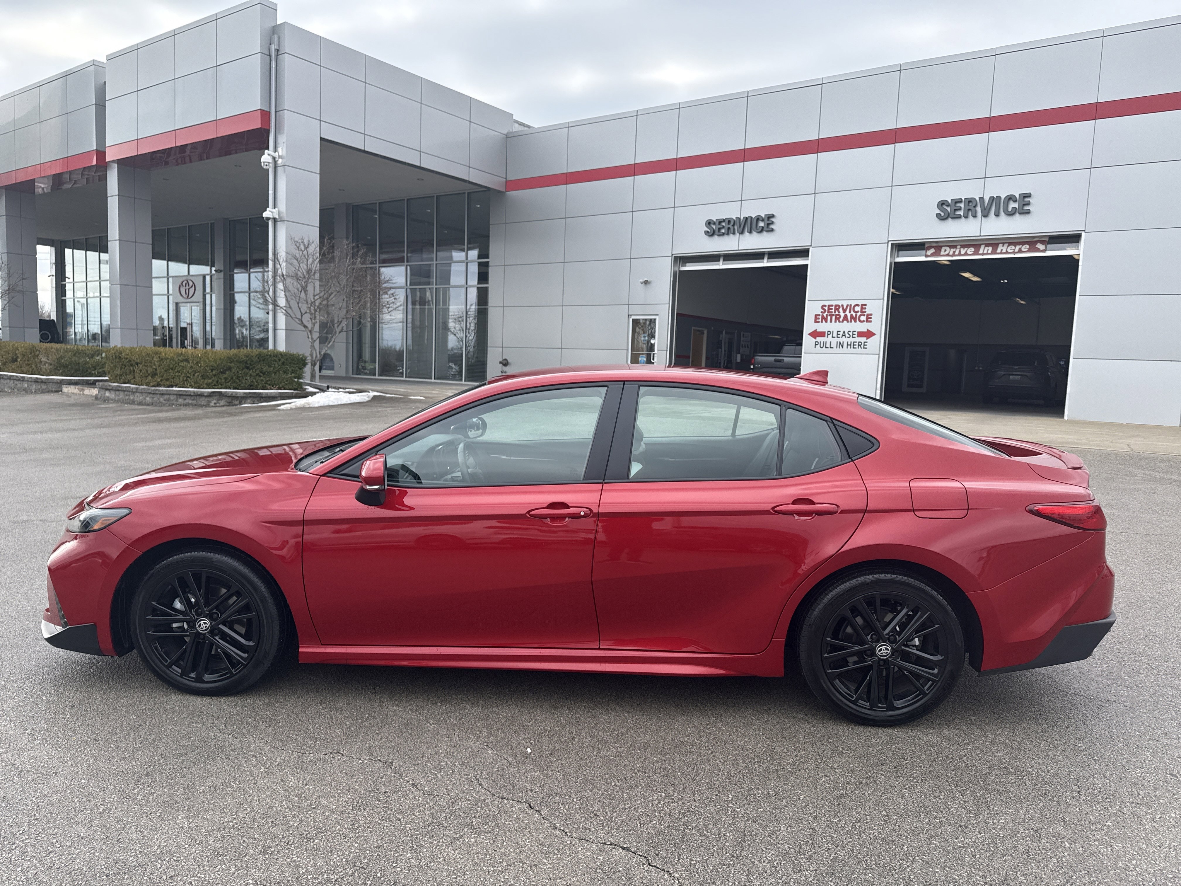 Certified 2025 Toyota Camry SE image 6