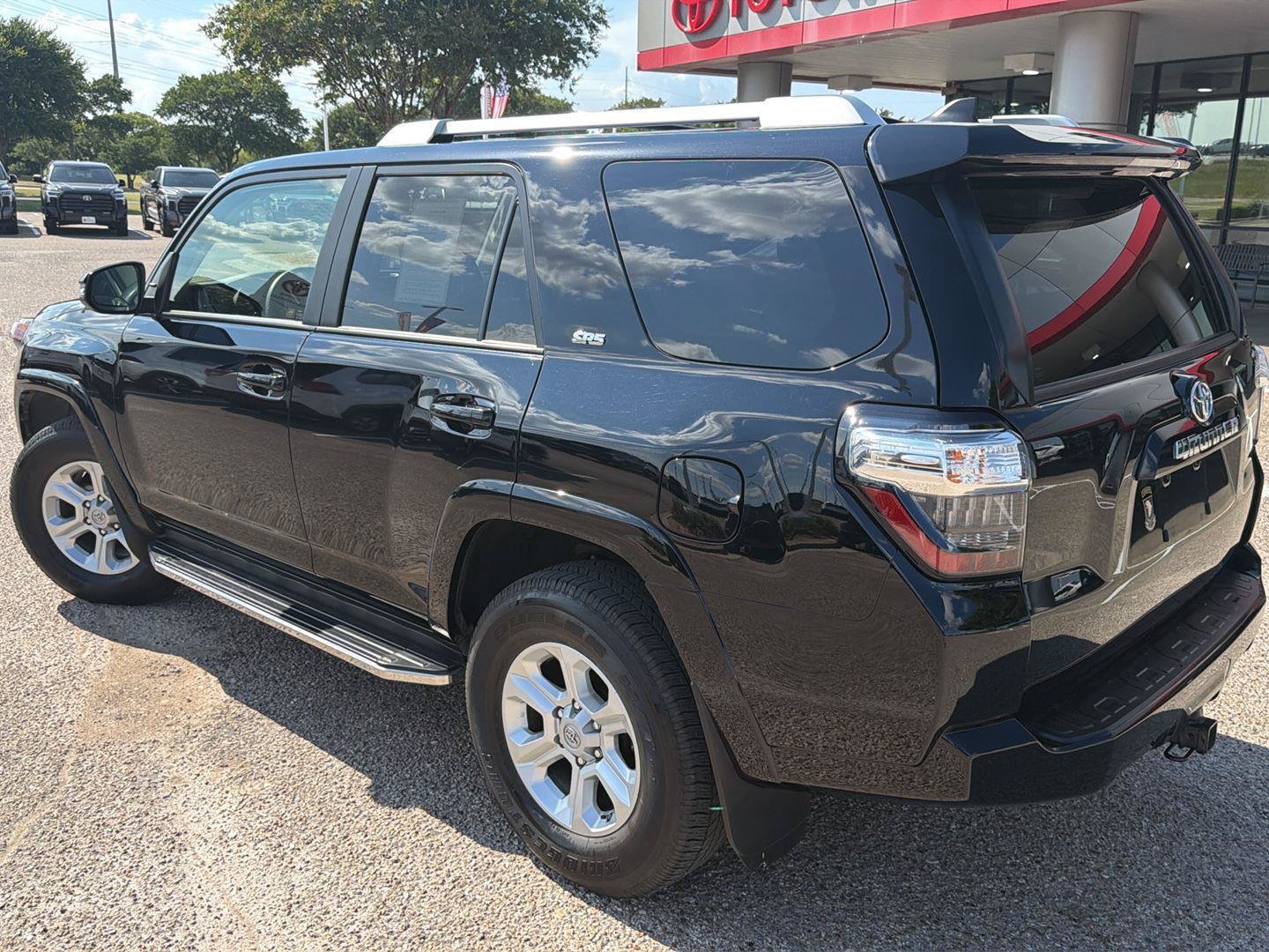 Used 2017 Toyota 4Runner SR5 Premium RWD image 5