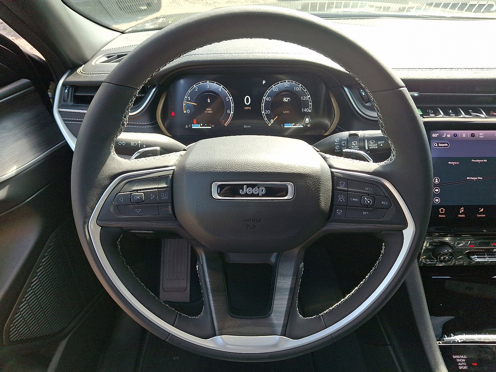 New 2025 Jeep Grand Cherokee L Limited w/ Black Appearance Package image 16