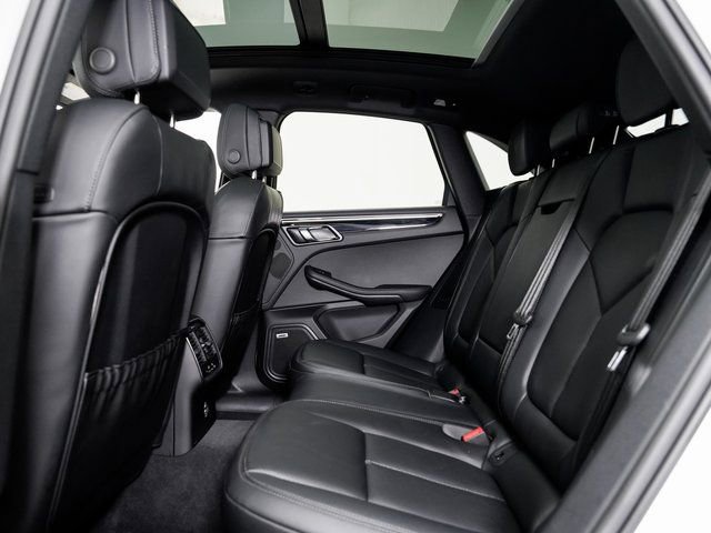 Certified 2025 Porsche Macan image 26