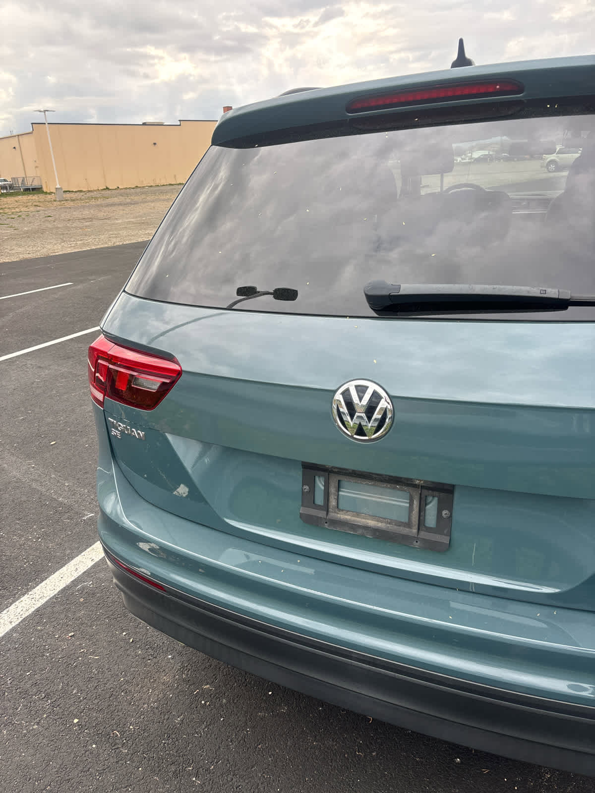 Used 2019 Volkswagen Tiguan SE w/ Panoramic Sunroof Package image 5
