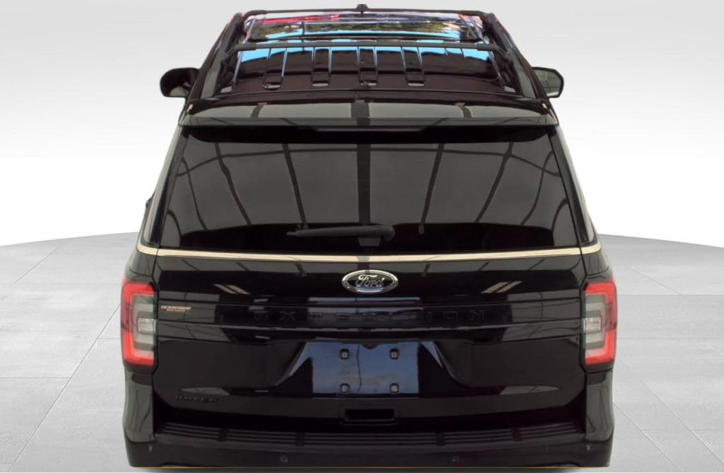 Used 2023 Ford Expedition Limited AWD/4WD image 5