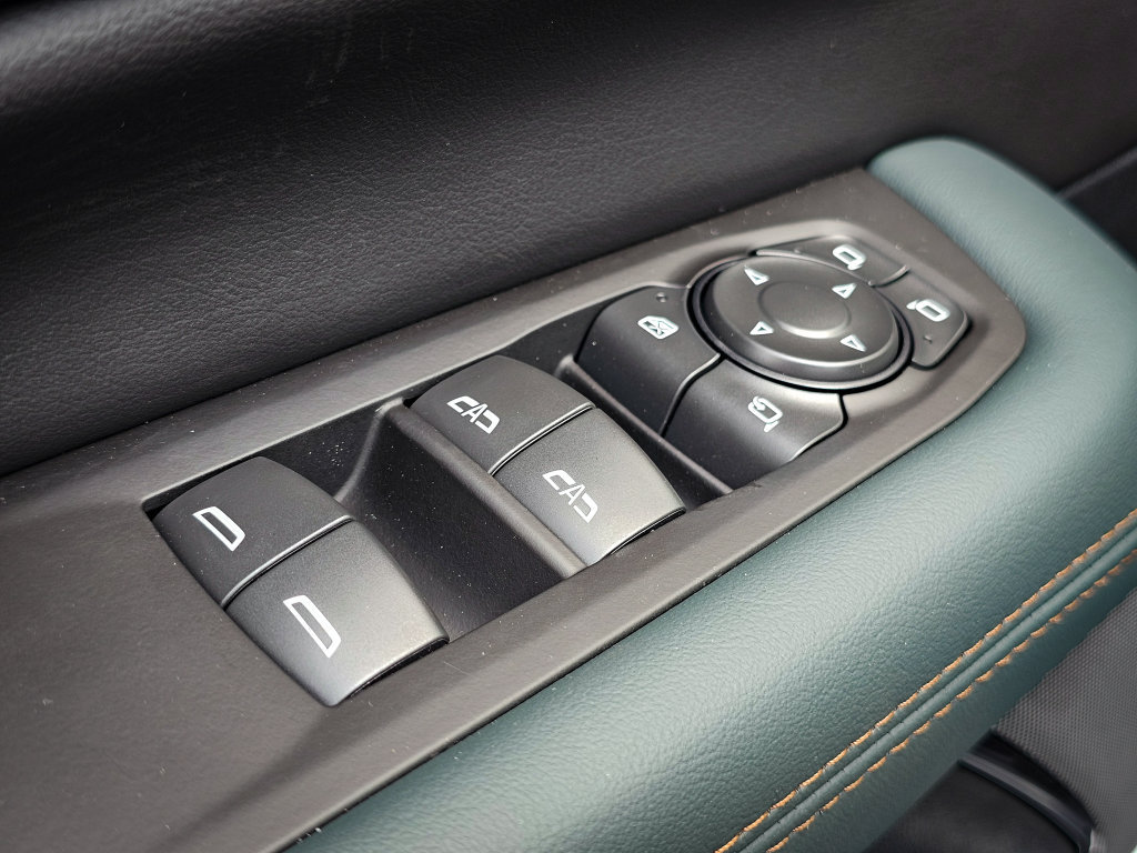 New 2026 GMC Yukon XL AT4 w/ AT4 Premium Plus Package AWD/4WD image 12