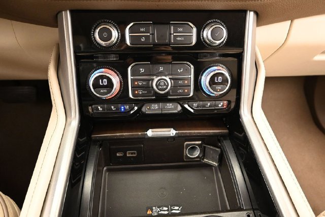 Used 2022 GMC Yukon XL Denali AWD/4WD image 44