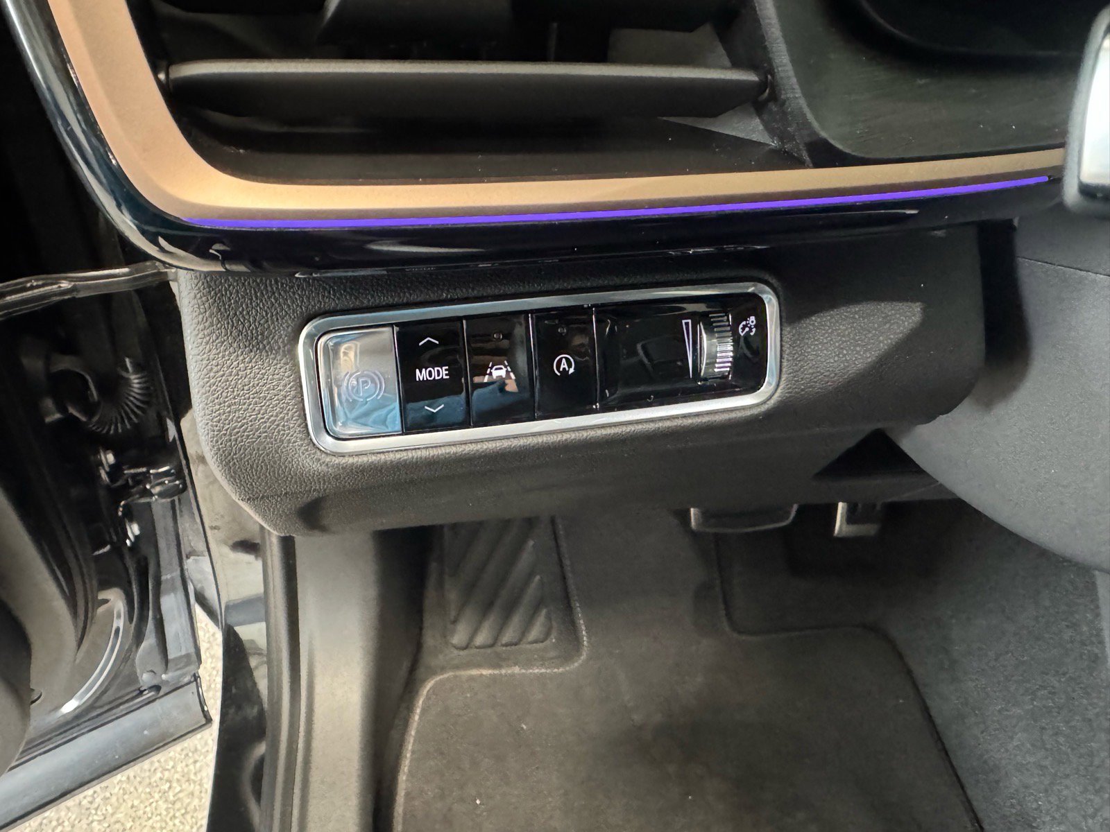 Used 2024 Buick Envision Sport Touring image 16